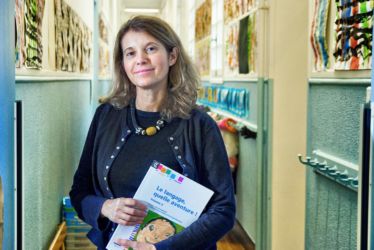 Portrait corporate sur site d'une directrice d'école maternelle delicatessen, studio, photo, paris, 11, portrait, corporate